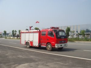 东风多利卡水罐消防车