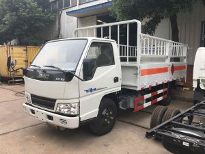 江铃4.1米蓝牌气瓶车