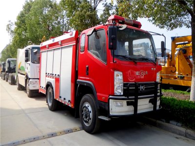 凯马四驱3.5吨水罐消防车